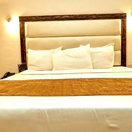 Mayfair Hotel Maitama Абуджа Экстерьер фото