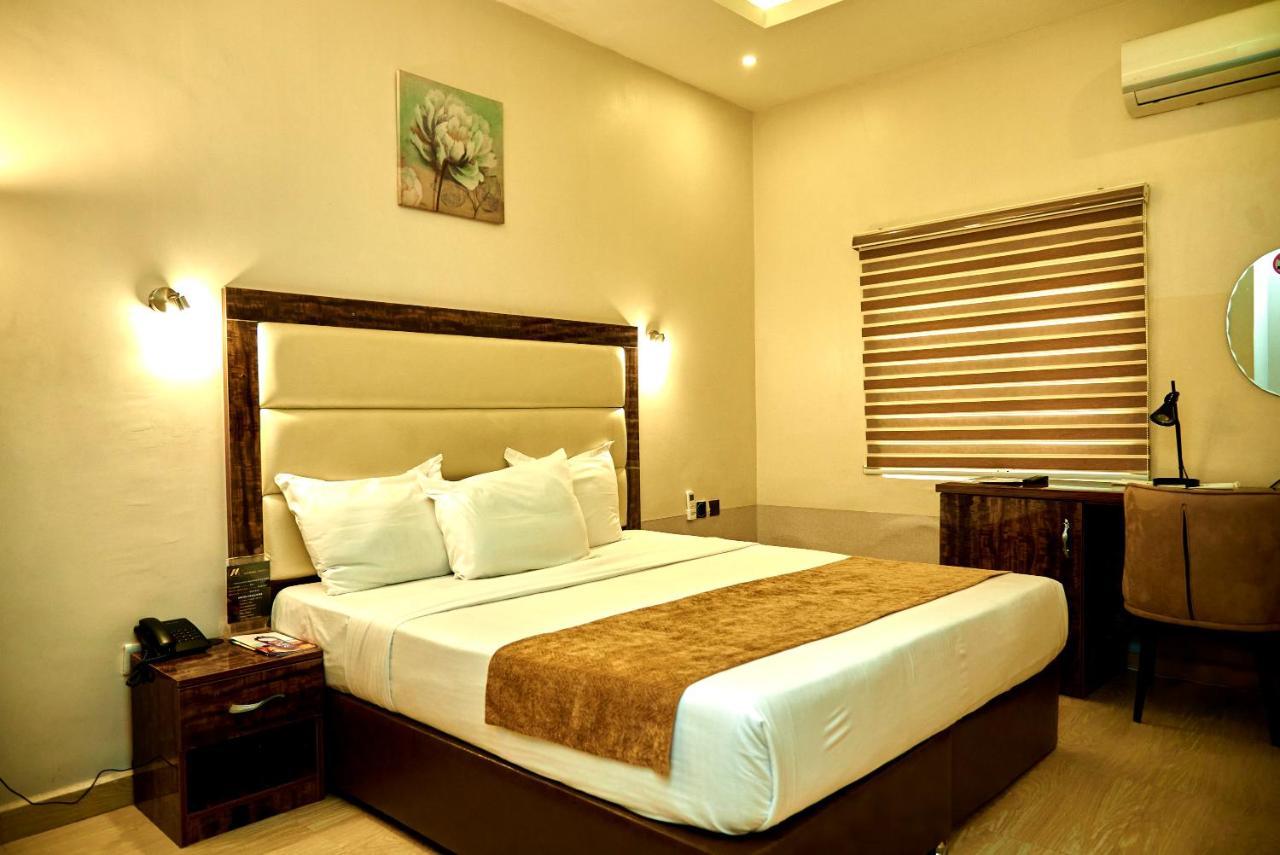 Mayfair Hotel Maitama Абуджа Экстерьер фото