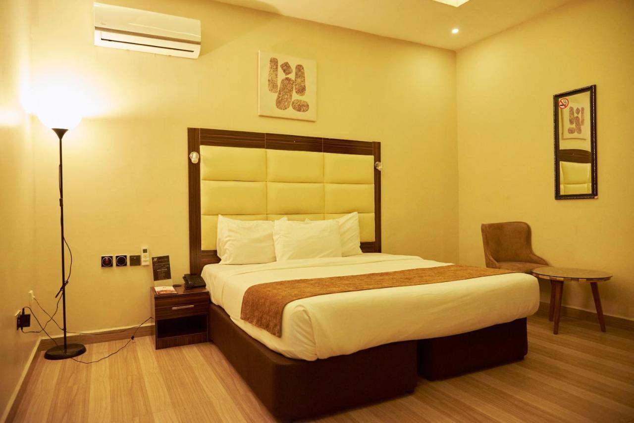 Mayfair Hotel Maitama Абуджа Экстерьер фото