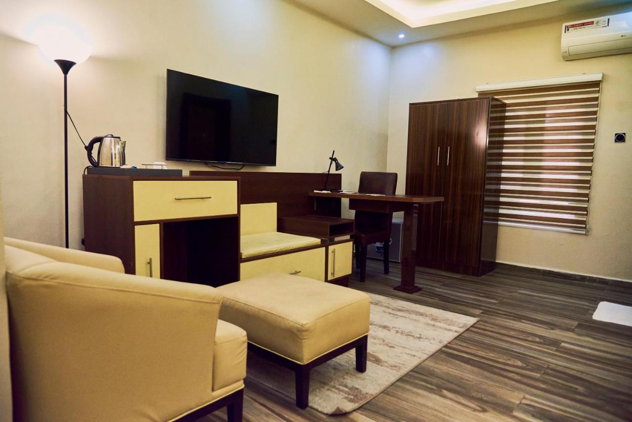 Mayfair Hotel Maitama Абуджа Экстерьер фото