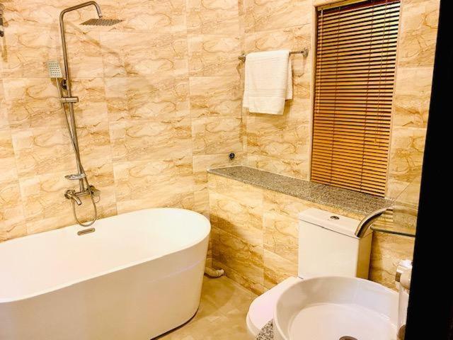 Mayfair Hotel Maitama Абуджа Экстерьер фото
